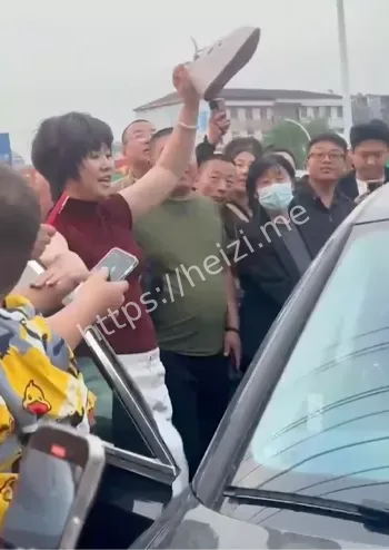 原配怒撕