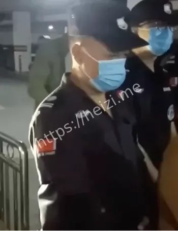 保安殴打