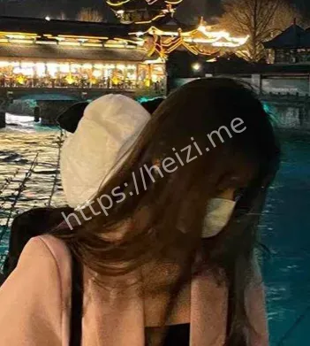 同时谈三个男朋友