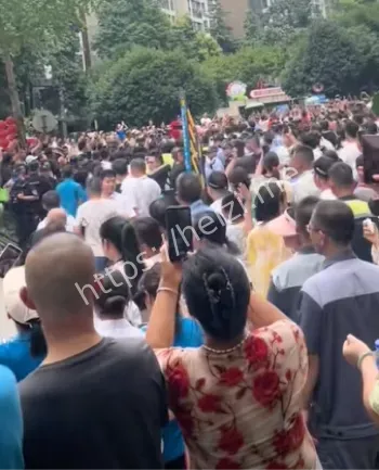 老物业阻拦
