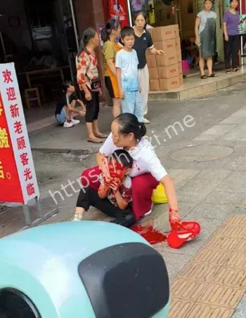 铁锤击打血淋淋