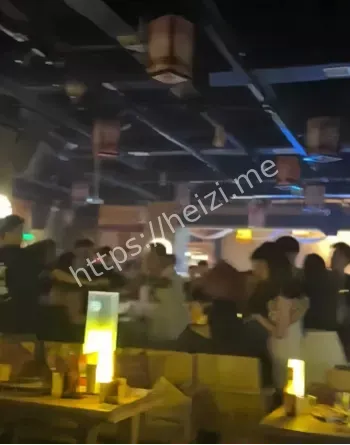 店员拦不住