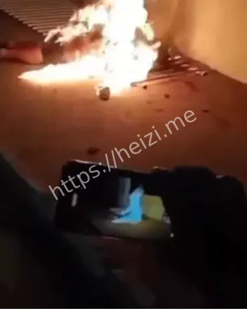 民众闯警局