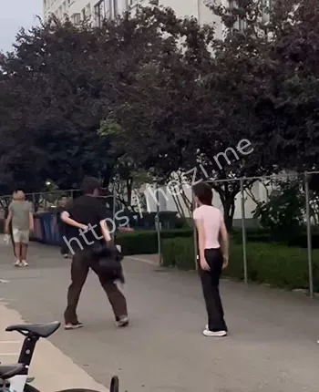 男子与国女冲突