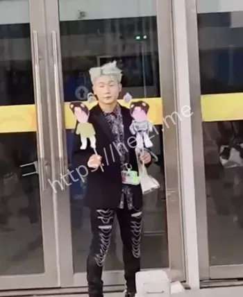 王扁南昌演唱会现身蹭流量