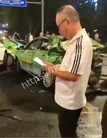奔驰G级