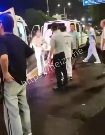 豪车失控