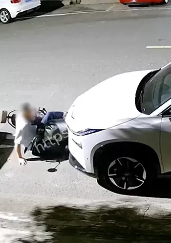 怪美女害人精