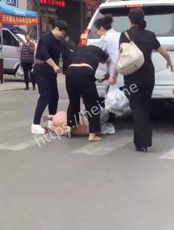 扒内裤猛踢