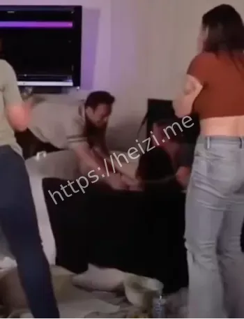 美国女主播Fandy家生水陆分娩