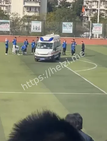 运动会200米跑男生