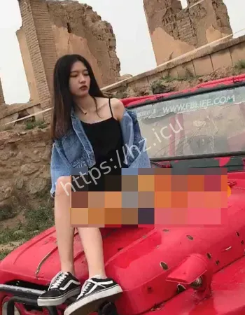 私下如此反差