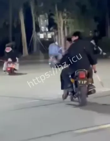 精神小伙