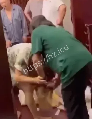 被老婆堵床