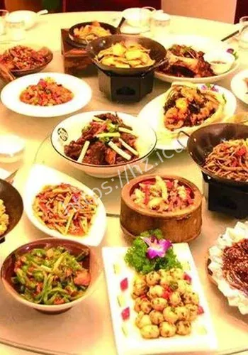 饭局曝光金牌司仪时间线