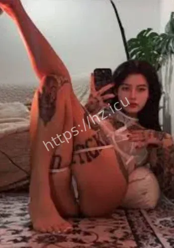 网友深挖刺青阿诗人设