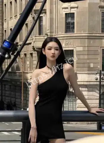 与王玉雯深夜同进酒店