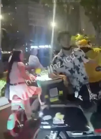 南宁外卖小哥送餐