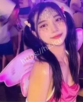 泼水节正妹露奶视