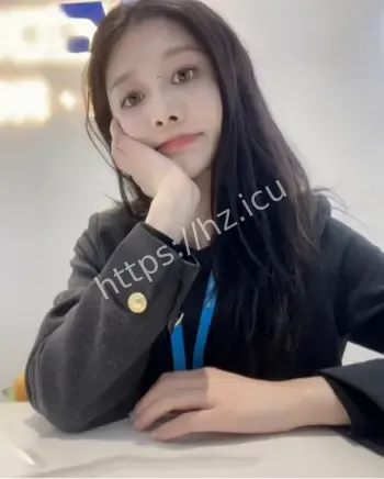 公司前台腿软瓜