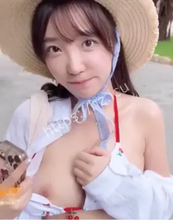 游乐场湿身露出