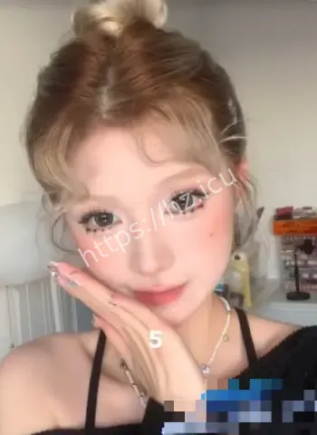 小红书美女博主亲密视频流出