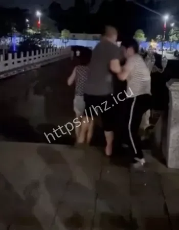 公园捉奸现场