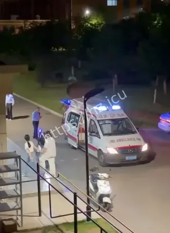 救护车夜拍图全网流传