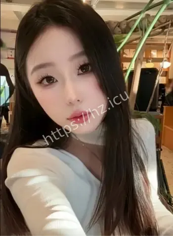 清纯女孩形象反差