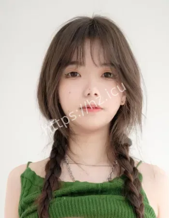 小巧可爱萌妹