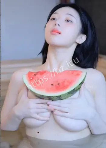 妍雨高颜值清纯脸蛋