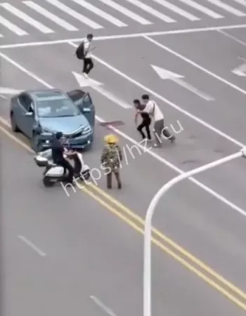 光天化日之下