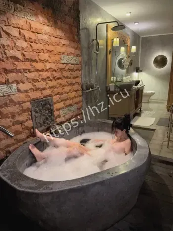 Gigi纯欲脸反差内容
