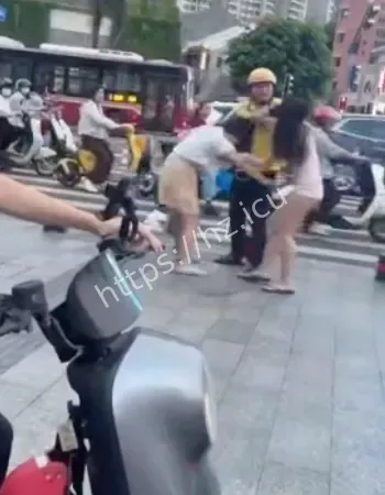 大打出手