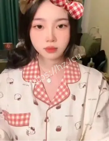 刘文琪扭腰揉胸直播