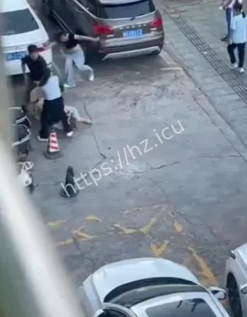 闺蜜三人联手出击