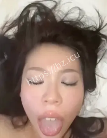 高颜值女孩反差