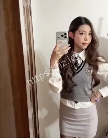 高颜值女孩反差