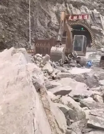 虎跳峡山体滑坡事件