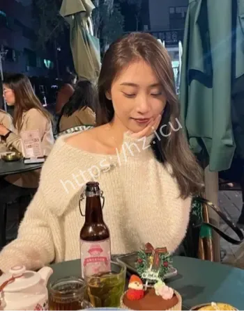 张彤彤乖巧反差事件