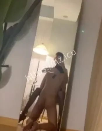 迷人美腿诱惑金主
